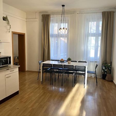 Apartment Olivia - Old Town Bratislava Eksteriør bilde